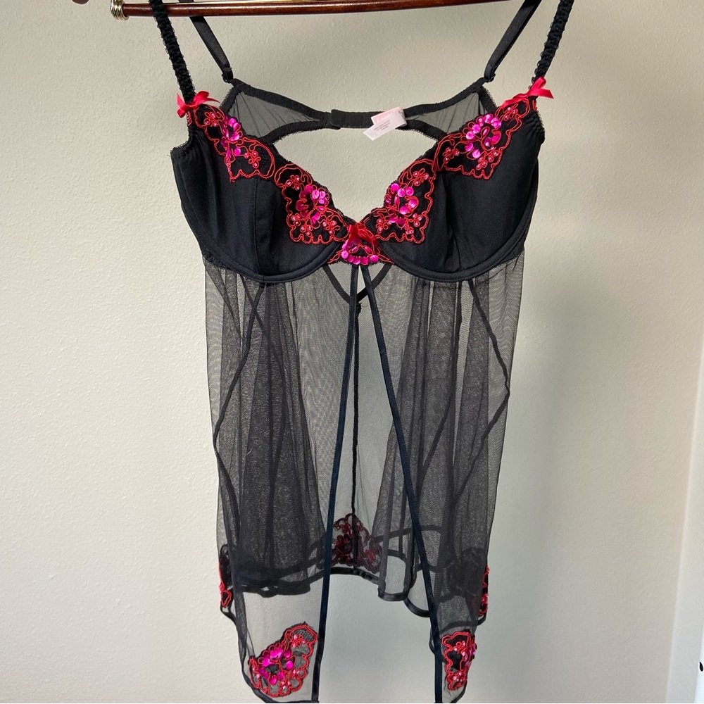 Victoria's Secret Y2K Black and Pink Embroidered Chemise 36C